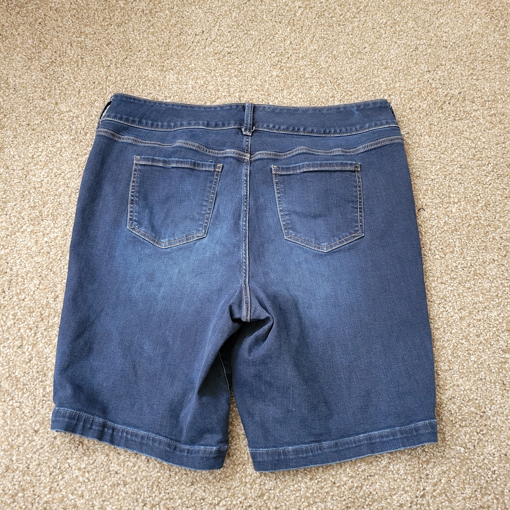 Torrid Denim Bermuda Super Soft High Rise Short Jegging - Picture 8 of 12